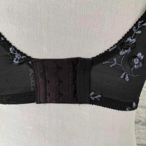 Olga women 38D satin front underwire bra w/3 hook closure and floral lace back - Picture 7 of 10